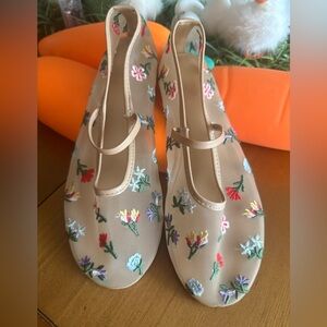 Floral Embroidered Ballet Flats size 5